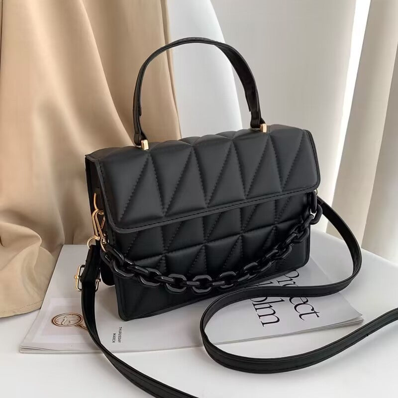 Borsa piccola "Velvet Chain" in 3 colori