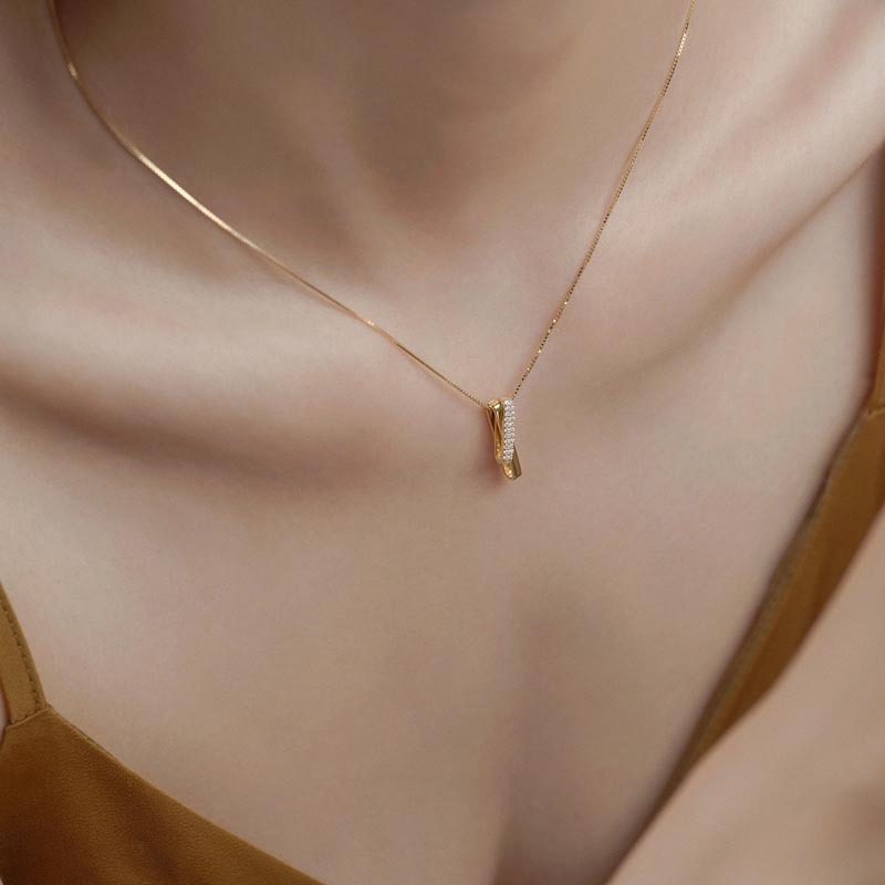 Collana " Luce Intrecciata" in argento 925
