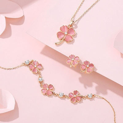 Collana “Blush Clover”, Quadrifoglio Rosa Portafortuna