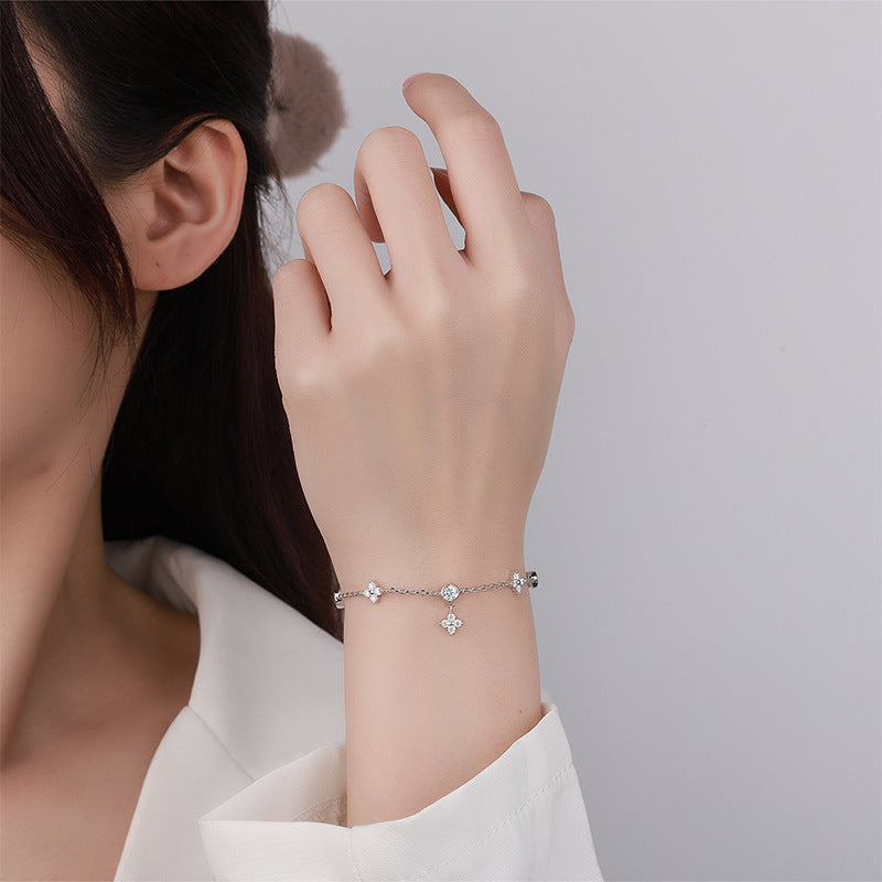 Bracciale Eleganza Cristallina in Argento 925