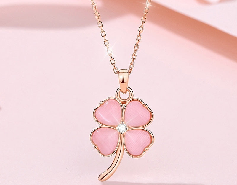 Collana “Blush Clover”, Quadrifoglio Rosa Portafortuna