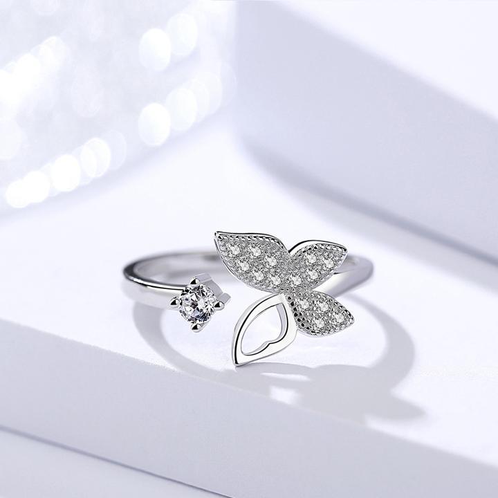 Anello "Infinite Flutter" in argento 925 con farfalla e cristalli