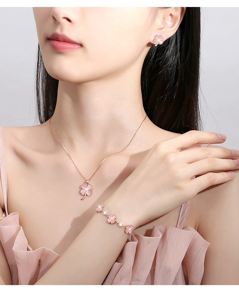Collana “Blush Clover”, Quadrifoglio Rosa Portafortuna