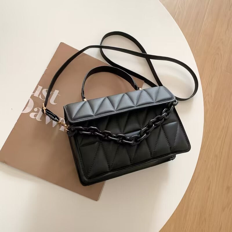 Borsa piccola "Velvet Chain" in 3 colori