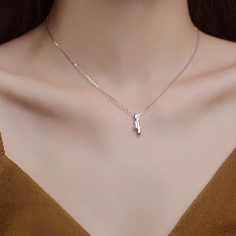 Collana " Luce Intrecciata" in argento 925