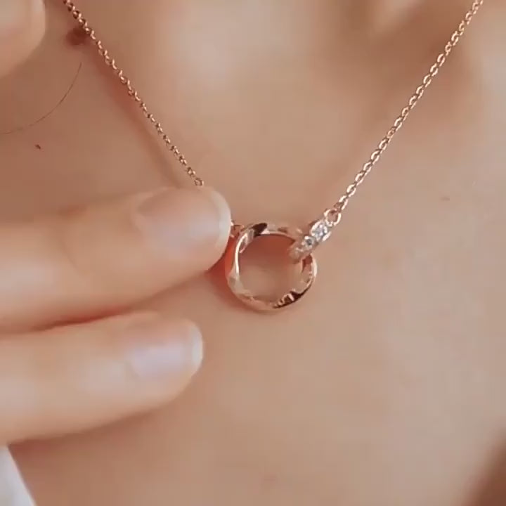 Collana "Cerchio d'amore" in argento 925